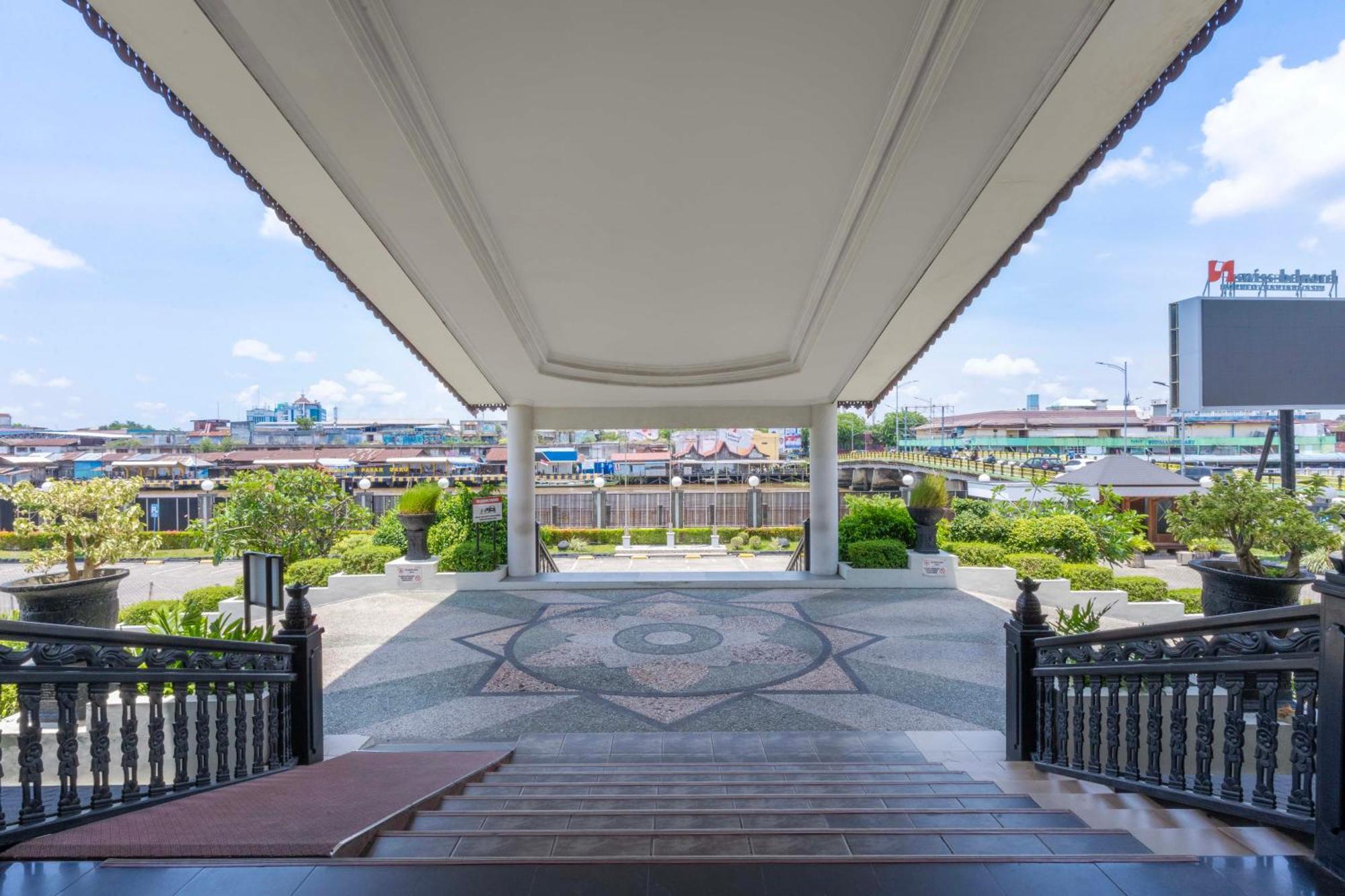 Swiss-Belhotel Borneo Banjarmasin Εξωτερικό φωτογραφία
